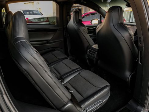 Used 2018 Tesla Model X 75D image 40