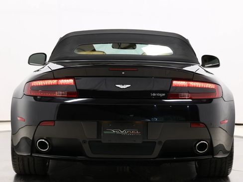 Used 2012 Aston Martin V8 Vantage V8 Convertible 2D image 87