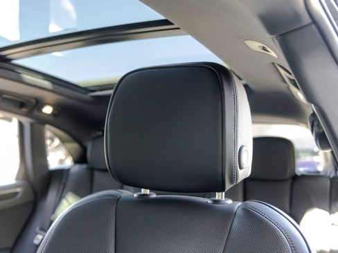 Certified 2026 Porsche Macan AWD/4WD image 33
