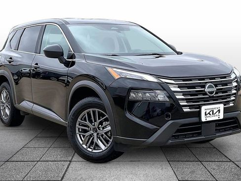 Used 2024 Nissan Rogue S FWD image 2