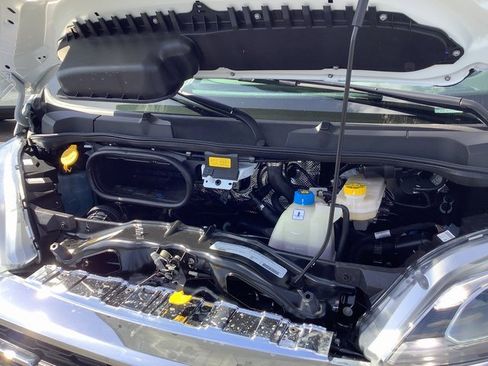 New 2026 RAM ProMaster 2500 w/ Quick Order Package 22G SLT image 33