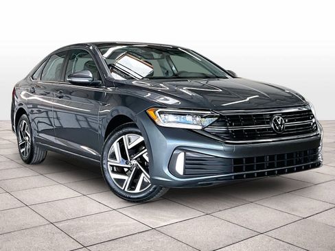 Used 2024 Volkswagen Jetta SEL image 2