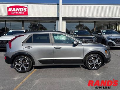 Used 2024 Kia Niro EX Touring