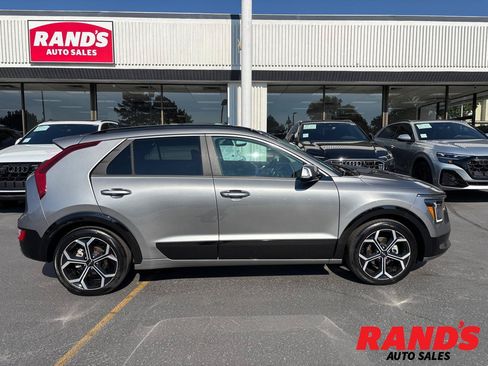 Used 2024 Kia Niro EX Touring FWD image 1