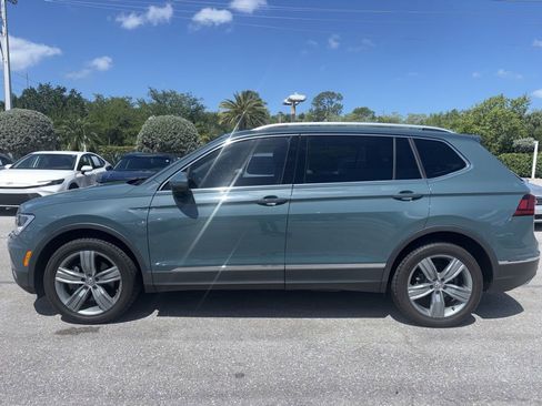 Used 2020 Volkswagen Tiguan SEL FWD image 2