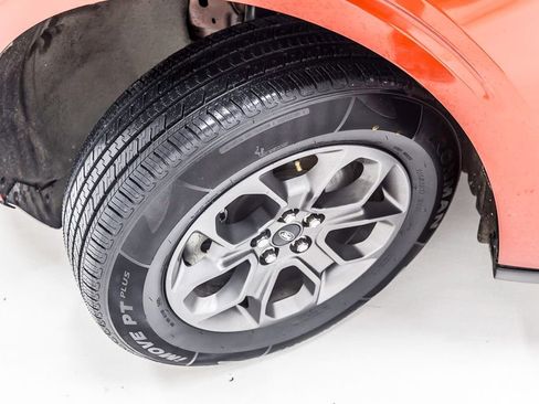 Used 2022 Ford Maverick XLT w/ XLT Luxury Package image 14