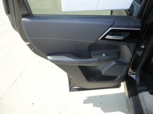 Used 2023 Mitsubishi Outlander SE image 10