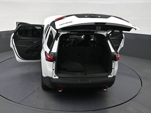 Used 2022 Chevrolet Traverse RS FWD image 32