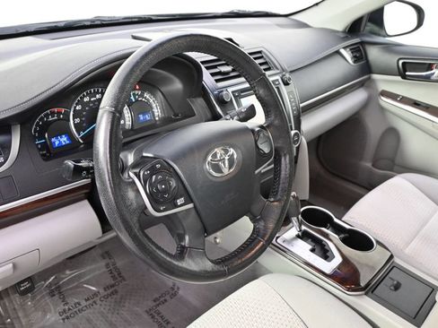 Used 2012 Toyota Camry XLE image 11