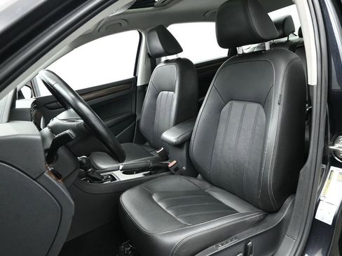 Used 2020 Volkswagen Passat 2.0T SEL image 12