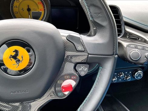 Used 2015 Ferrari 458 Italia Coupe RWD image 11