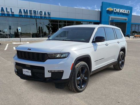 Used 2022 Jeep Grand Cherokee L Limited w/ Black Appearance Package RWD image 4