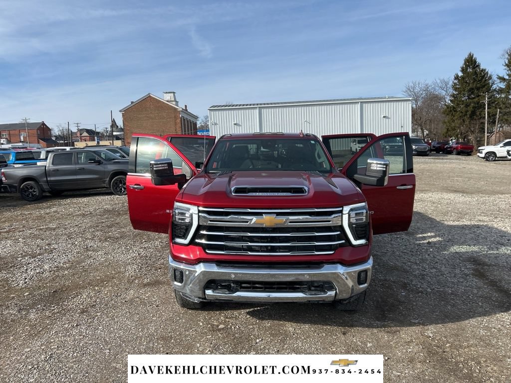 Used 2025 Chevrolet Silverado 2500 LTZ w/ LTZ Plus Package AWD/4WD image 31