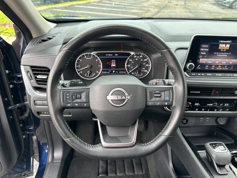 Used 2025 Nissan Rogue SV AWD/4WD image 41