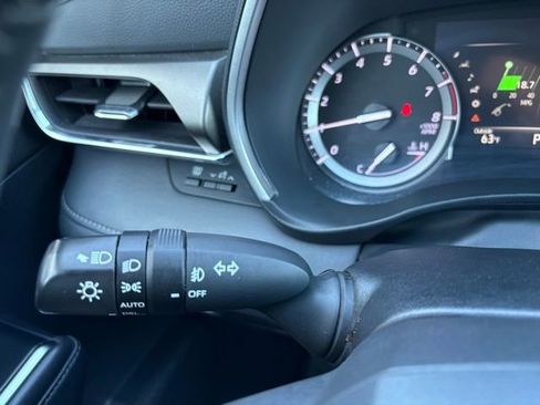 Used 2022 Toyota Highlander Limited image 24