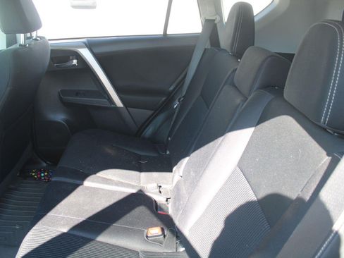 Used 2015 Toyota RAV4 XLE AWD/4WD image 7