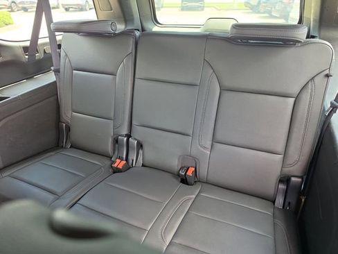 Used 2022 Chevrolet Suburban Z71 w/ Luxury Package AWD/4WD image 13
