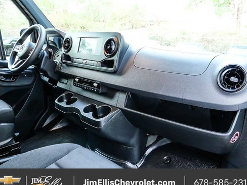 Used 2024 Mercedes-Benz Sprinter 2500 image 18