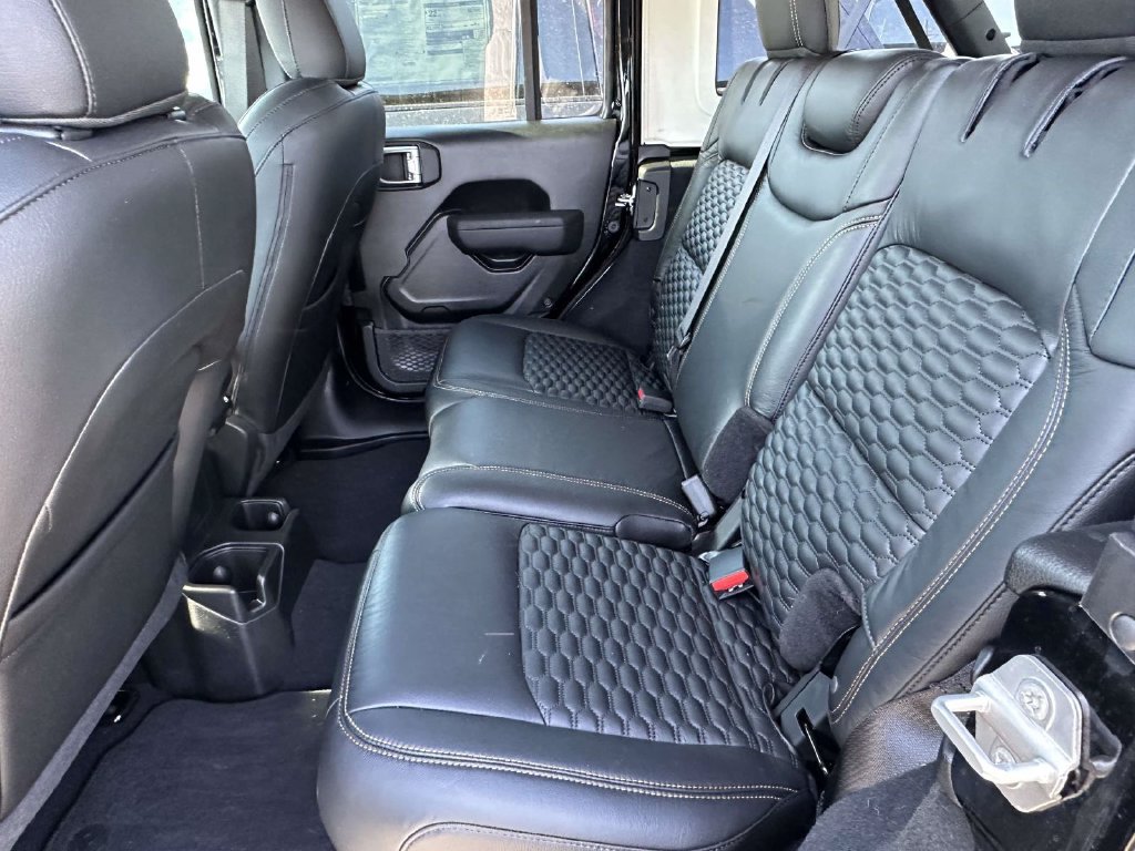 Used 2026 Jeep Wrangler Unlimited Sport AWD/4WD image 9