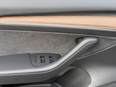 Used 2022 Tesla Model 3 Standard Range image 29