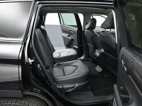 Used 2020 Toyota Highlander Platinum image 35