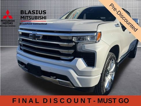 Used 2023 Chevrolet Silverado 1500 High Country w/ High Country Premium Package AWD/4WD image 9