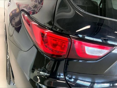 Used 2017 INFINITI QX60 Luxe w/ Deluxe Technology Package image 29