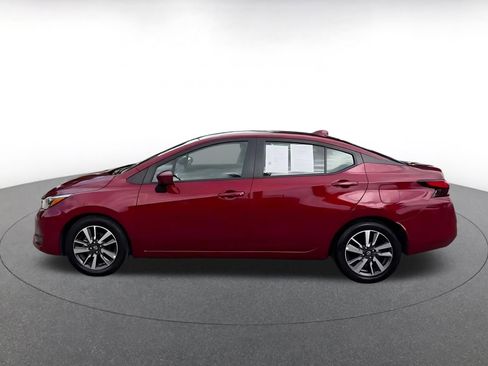 Used 2025 Nissan Versa SV image 9