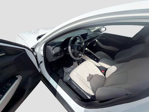 Used 2023 Honda Accord EX image 9