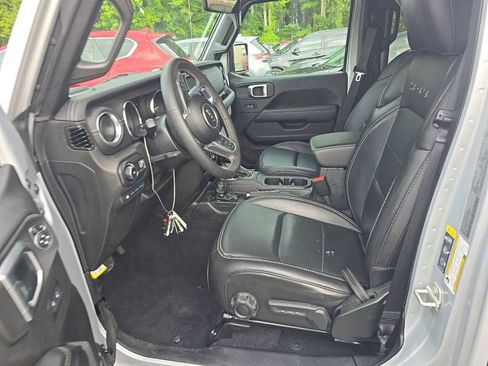 Used 2023 Jeep Wrangler Unlimited Sahara w/ Cold Weather Group AWD/4WD image 4