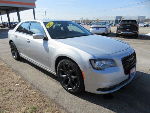 Used 2023 Chrysler 300 S w/ Comfort Group image 7