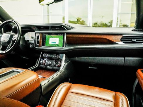 Used 2023 GMC Yukon XL Denali Ultimate image 19