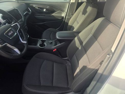 Used 2023 GMC Terrain SLE image 19
