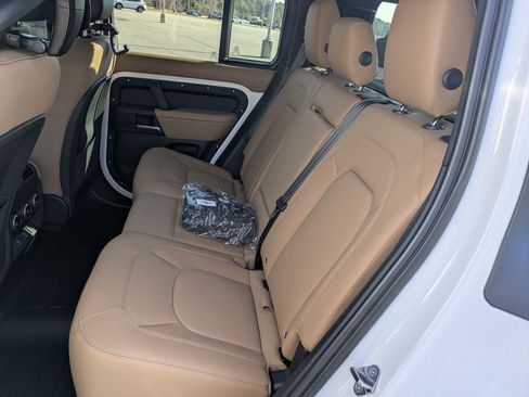 New 2026 Land Rover Defender 110 X-Dynamic SE image 27