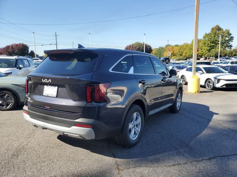 New 2026 Kia Sorento LX image 6