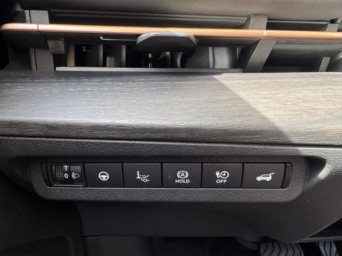 Used 2023 Nissan Ariya FWD image 30