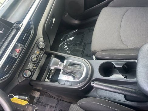 Certified 2023 Kia Forte LXS w/ LXS Technology Package image 27