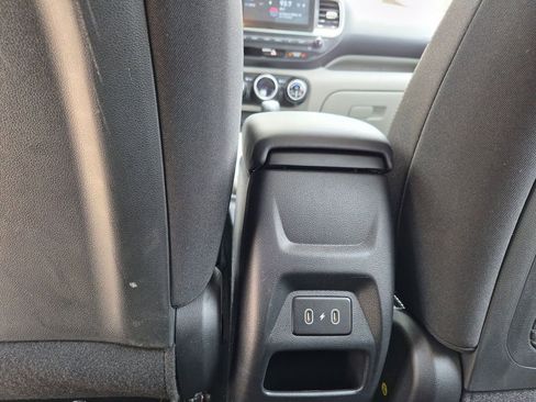 Used 2025 Hyundai Venue SEL FWD image 26