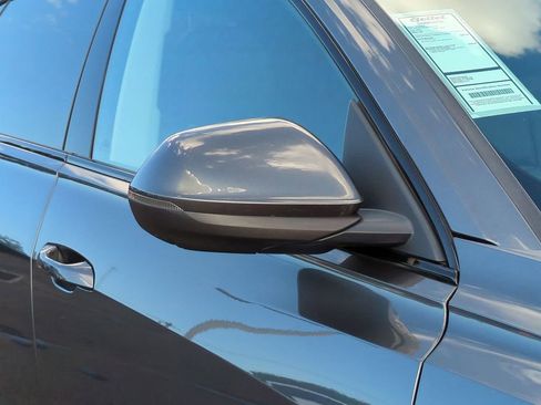 Used 2019 Audi Q8 Premium Plus w/ Premium Plus image 11