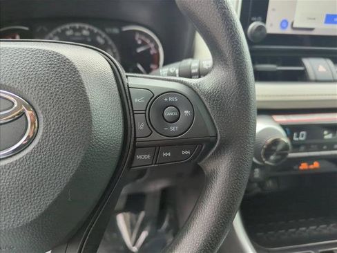Certified 2025 Toyota RAV4 XLE w/ Convenience Package FWD image 18