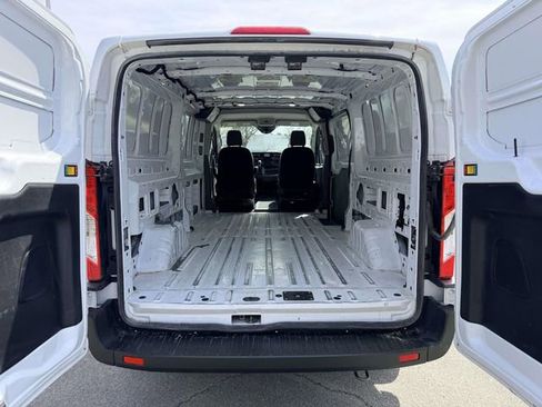 Used 2023 Ford Transit 250 Low Roof AWD image 15