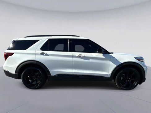 Used 2024 Ford Explorer ST-Line w/ Class IV Trailer Tow Package RWD image 2