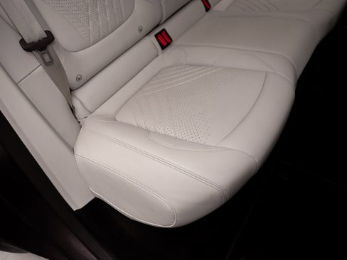 Used 2023 Aston Martin DBX AWD/4WD image 61