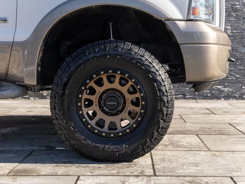 Used 2005 Ford Excursion Eddie Bauer image 18