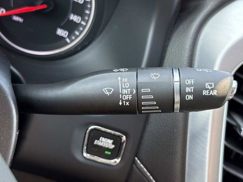 Used 2022 GMC Acadia SLE w/ Driver Convenience Package image 10