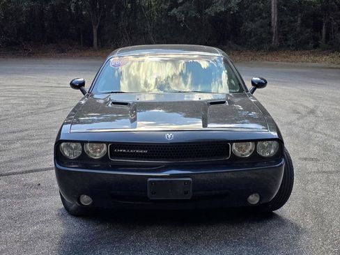 Used 2009 Dodge Challenger R/T RWD image 2