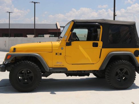 Used 2004 Jeep Wrangler X w/ Convenience Group AWD/4WD image 42