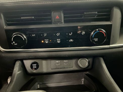 Used 2024 Nissan Rogue S image 16