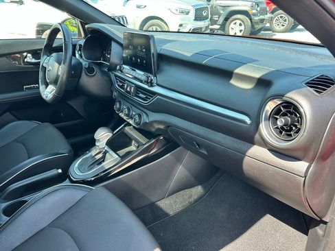 Used 2021 Kia Forte GT-Line w/ GT-Line Premium Package FWD image 9