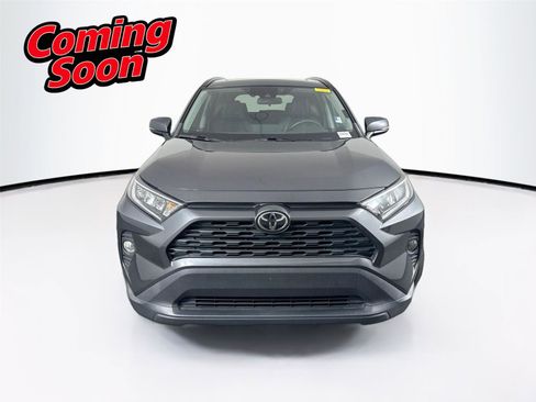 Used 2020 Toyota RAV4 XLE Premium image 3
